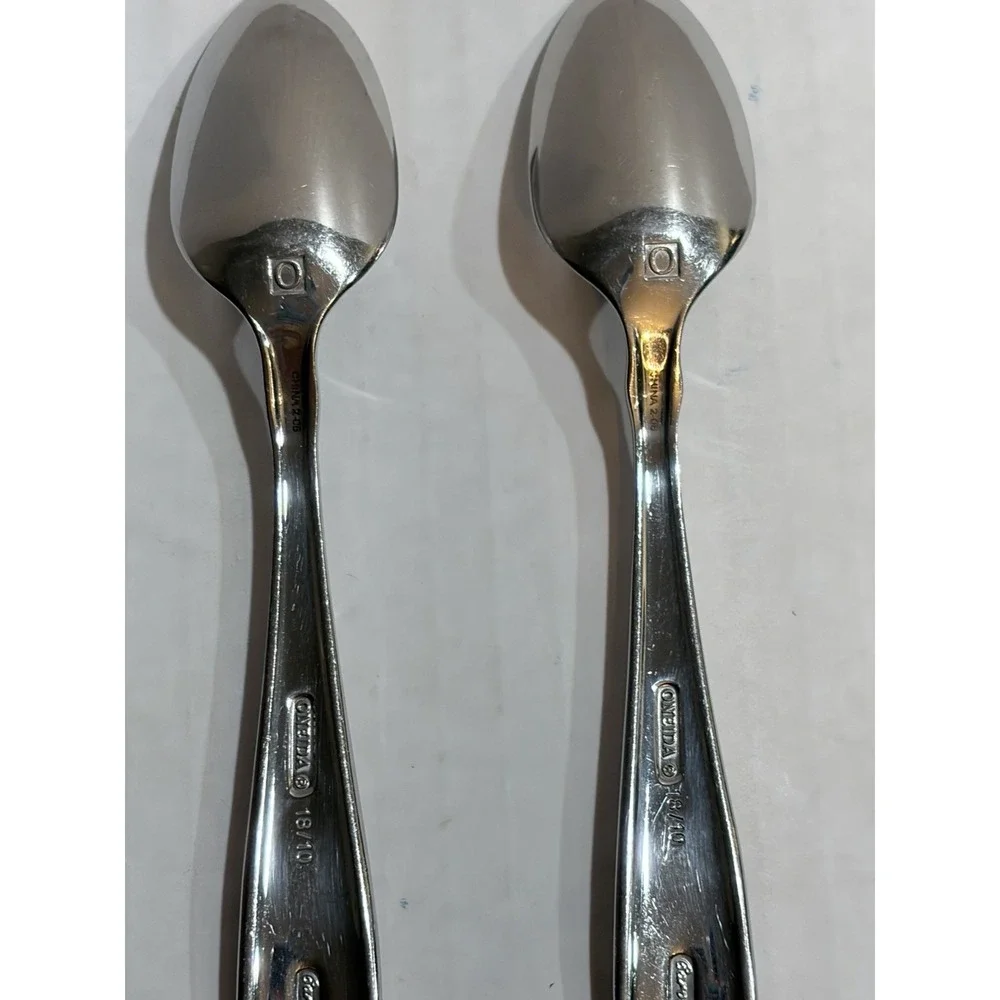 Oneida 18/10 Stainless Steel Teaspoons Glossy Silver Solid Handle Set of 2
